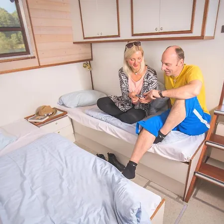 Houseboats At Malchin Marina By Kuhnle-Tours Bateau-hôtel *