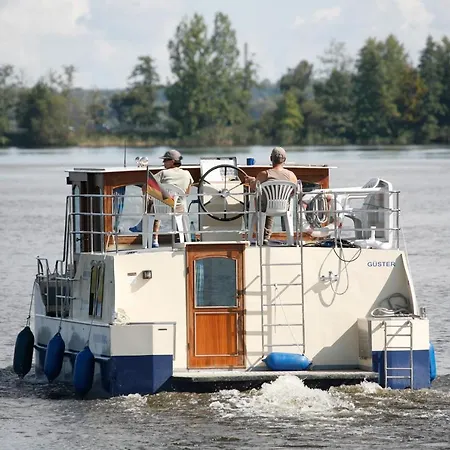 Vintage Houseboats At Malchin Harbor By Kuhnle-Tours Botel Malchin