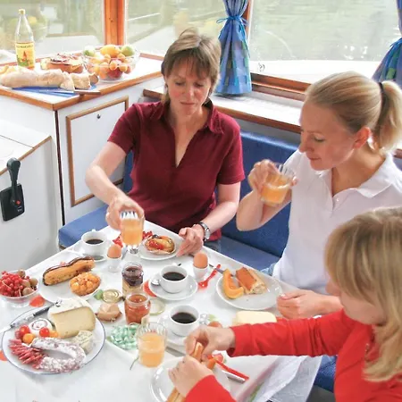Houseboats At Malchin Marina By Kuhnle-Tours Tekne Malchin