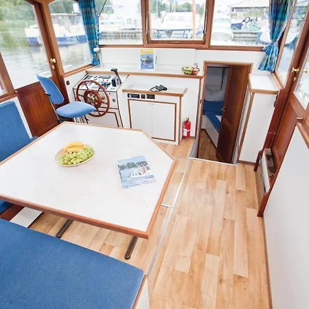 Bateau-hôtel Houseboats At Malchin Marina By Kuhnle-Tours *